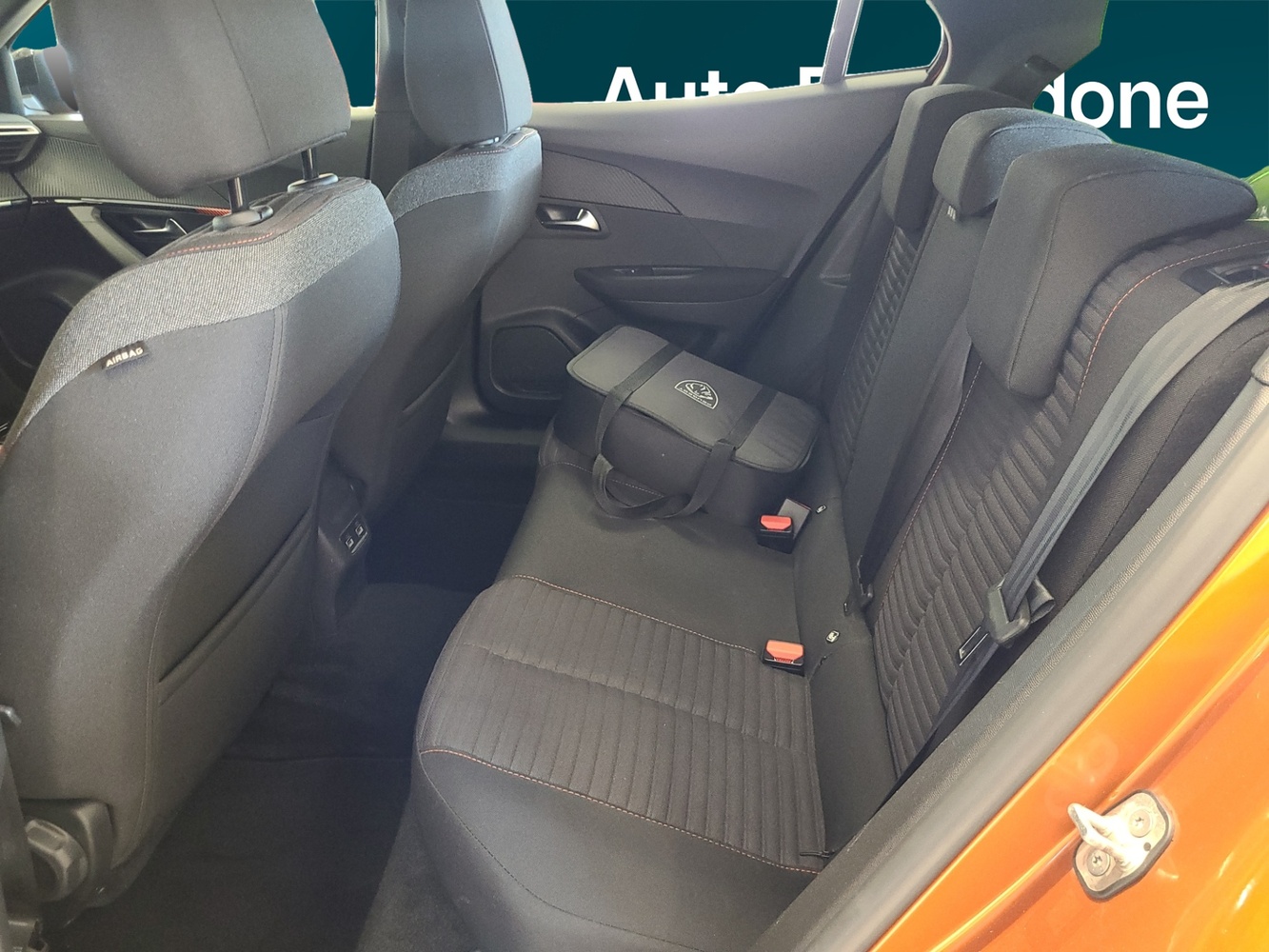 Peugeot e-2008 vaihtoauto