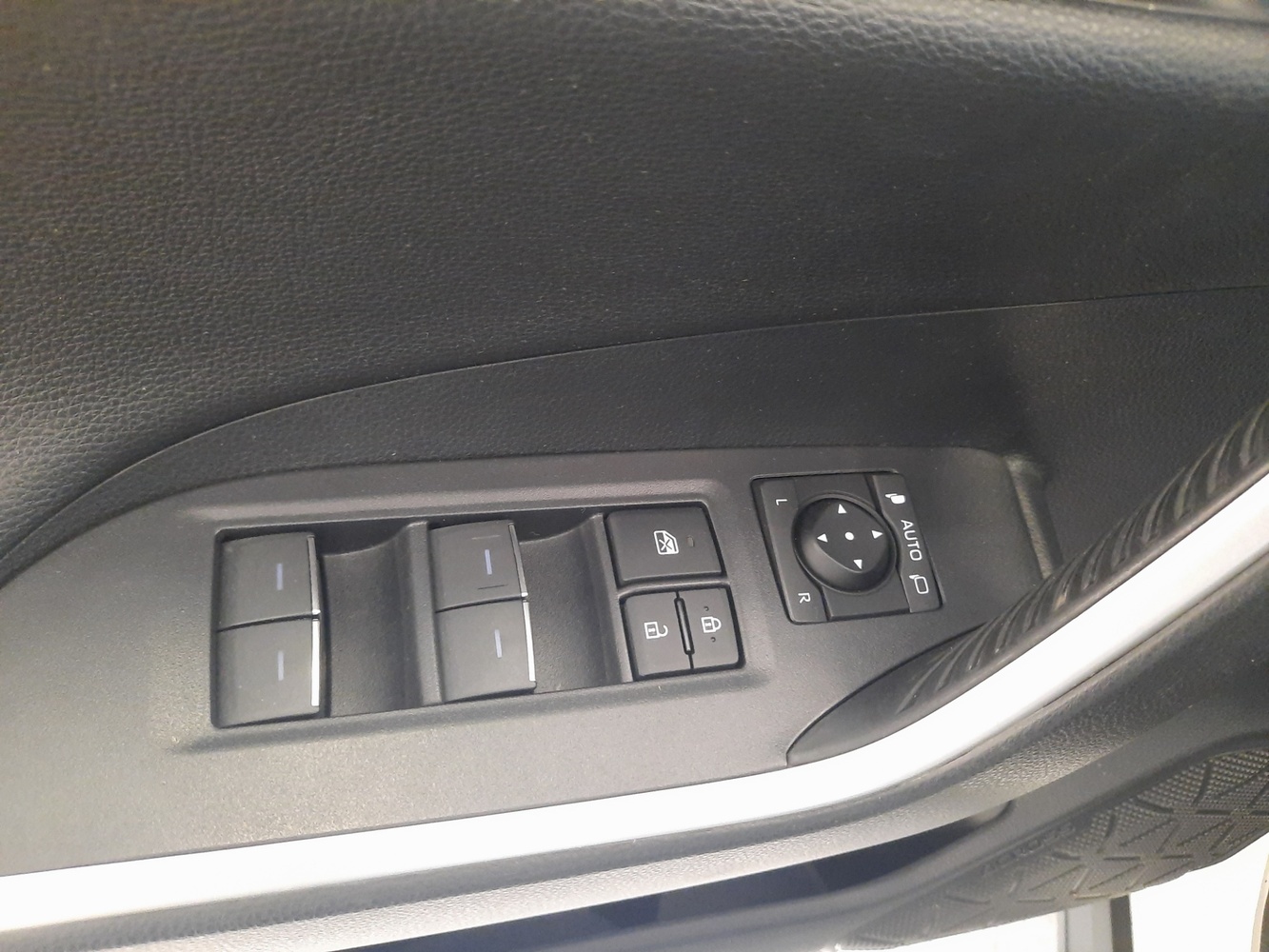 Suzuki Across vaihtoauto