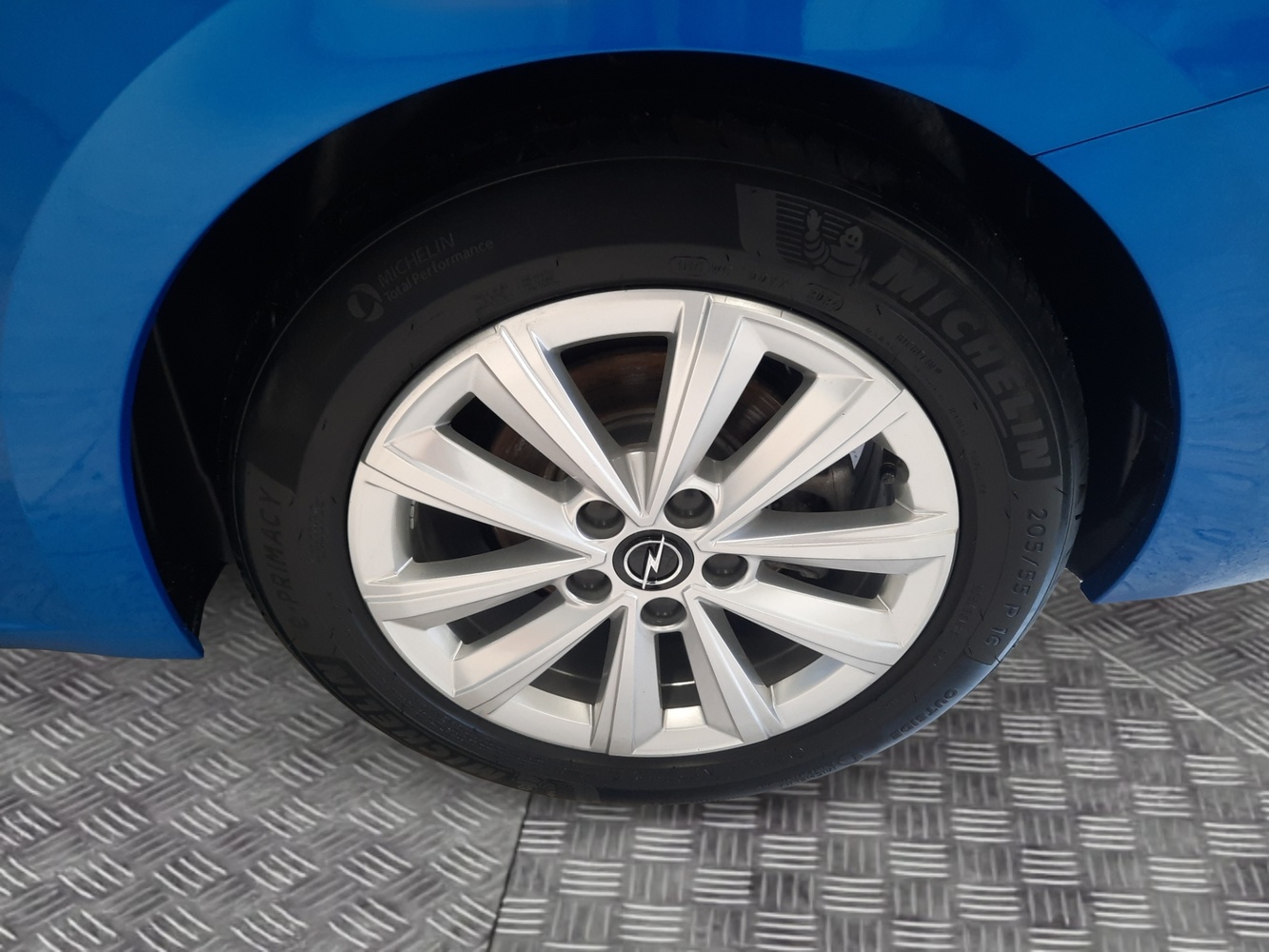 Opel Astra vaihtoauto