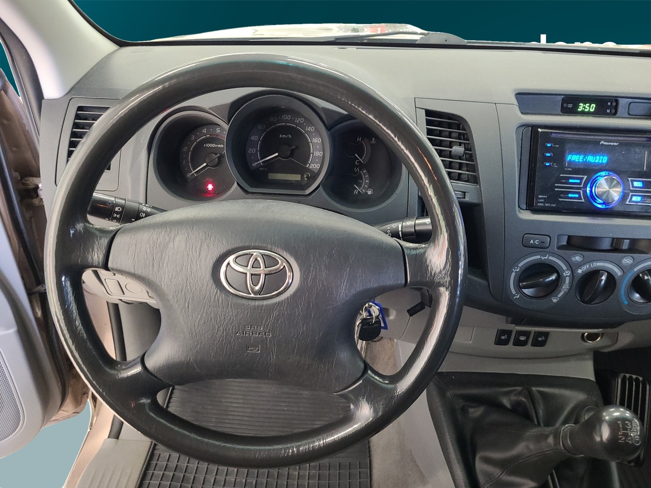 Toyota Hilux vaihtoauto