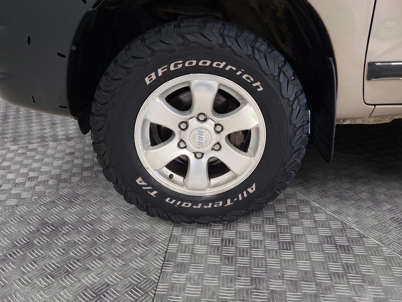 Toyota Hilux vaihtoauto
