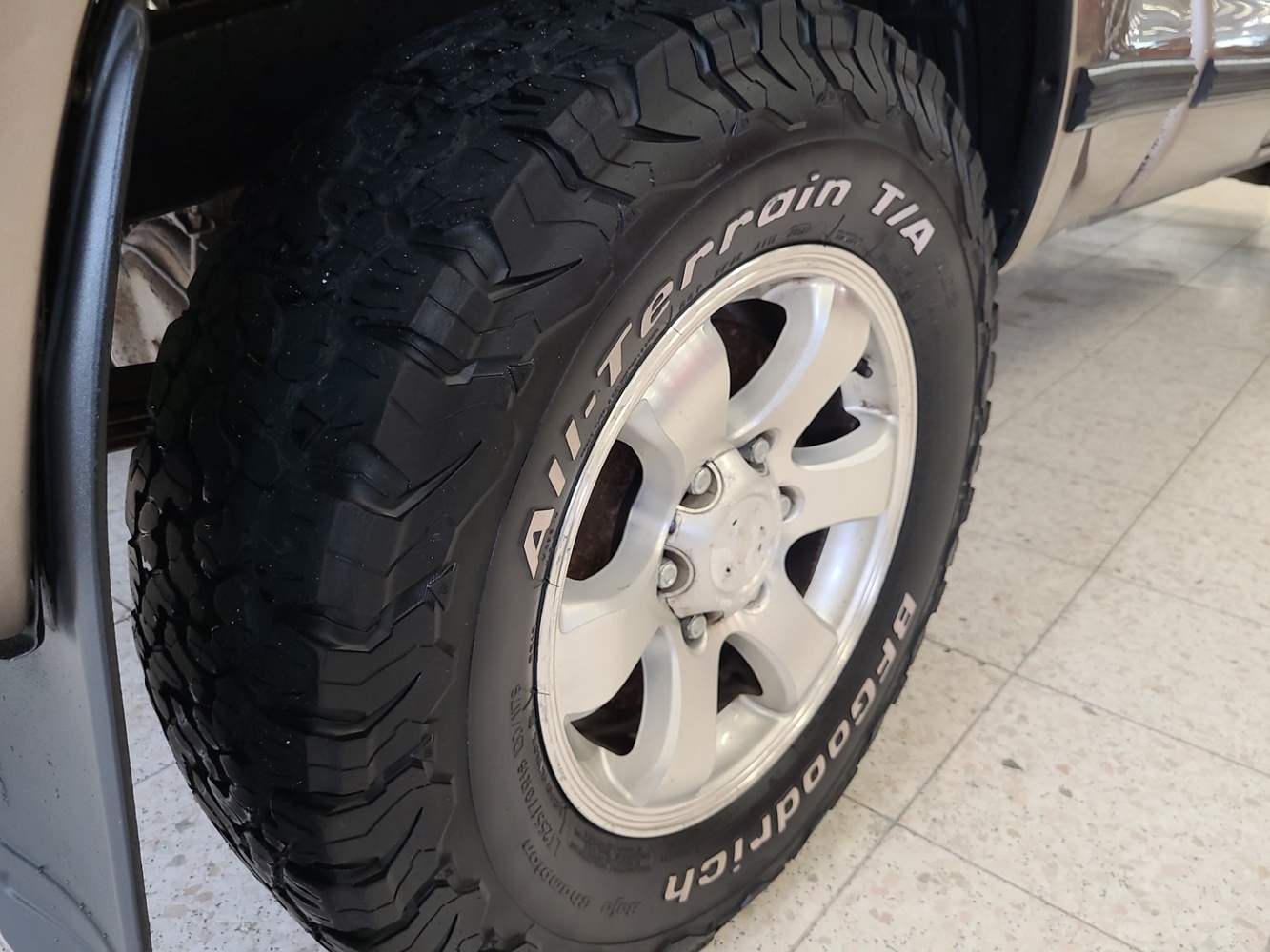 Toyota Hilux vaihtoauto