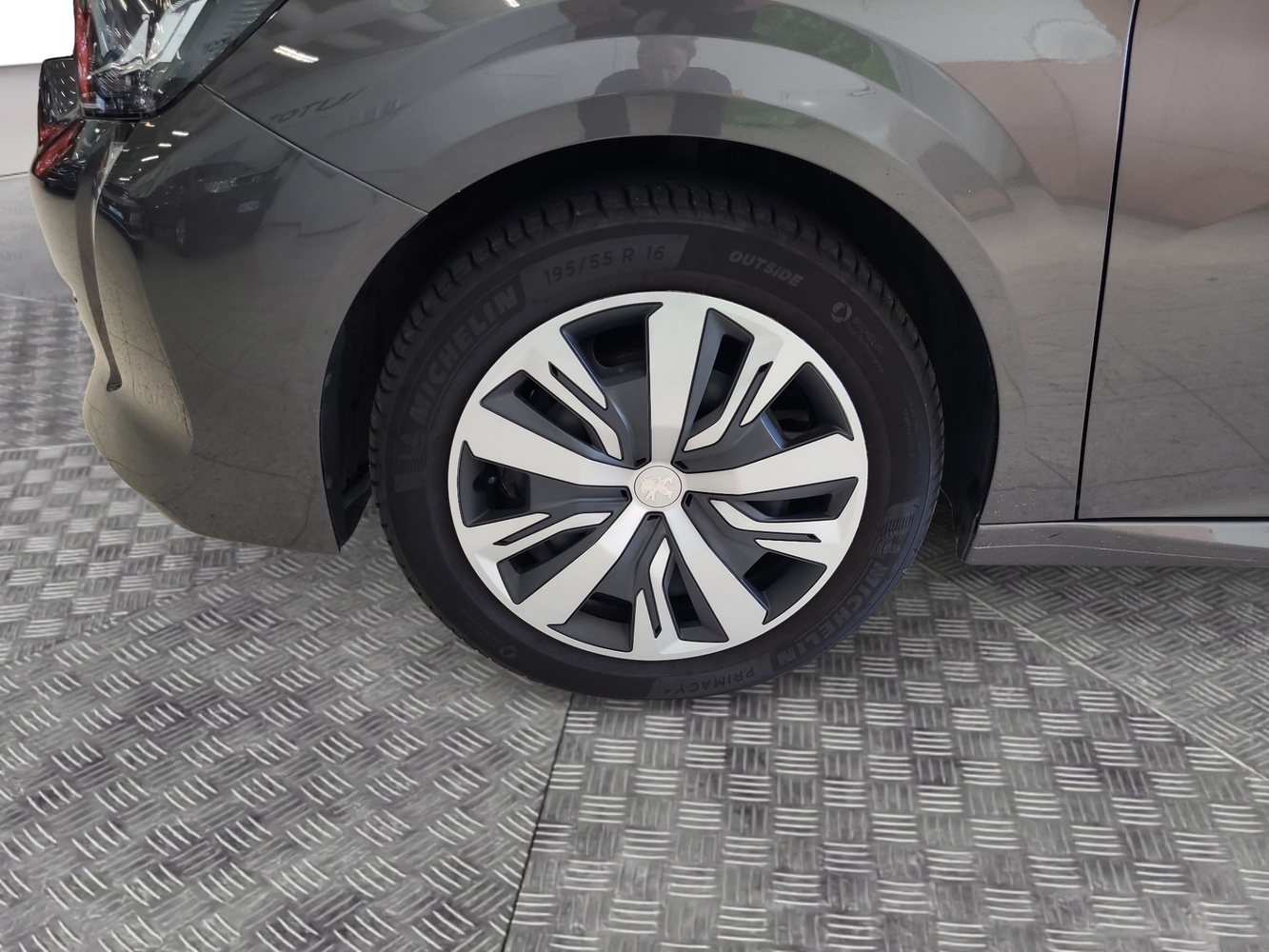 Peugeot 208 vaihtoauto