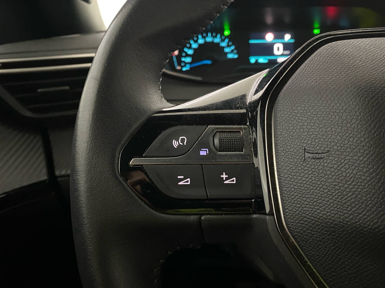 Peugeot e-2008 vaihtoauto