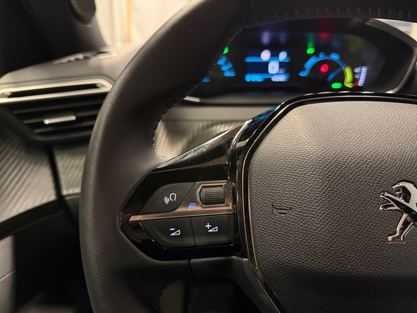 Peugeot e-2008 vaihtoauto