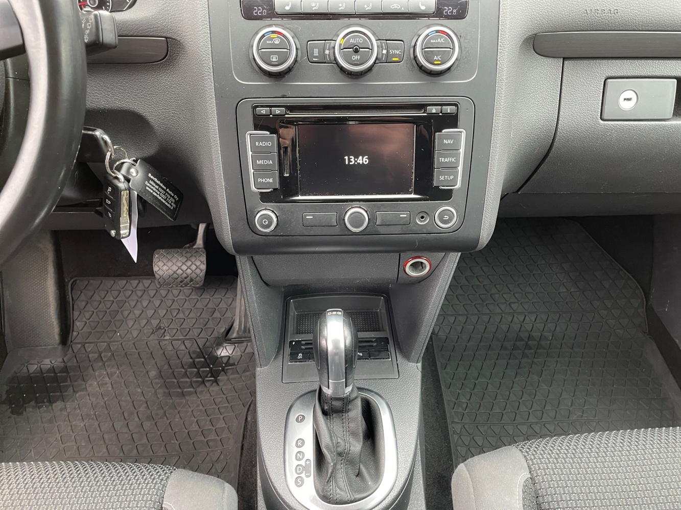 Volkswagen Touran vaihtoauto