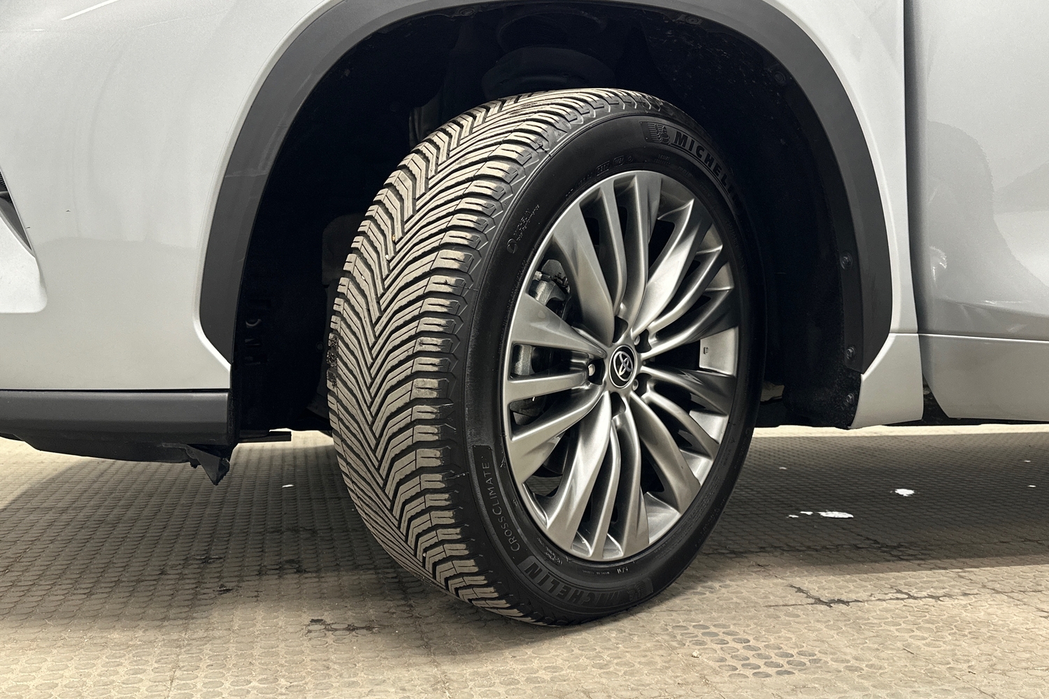 Toyota Land Cruiser vaihtoauto