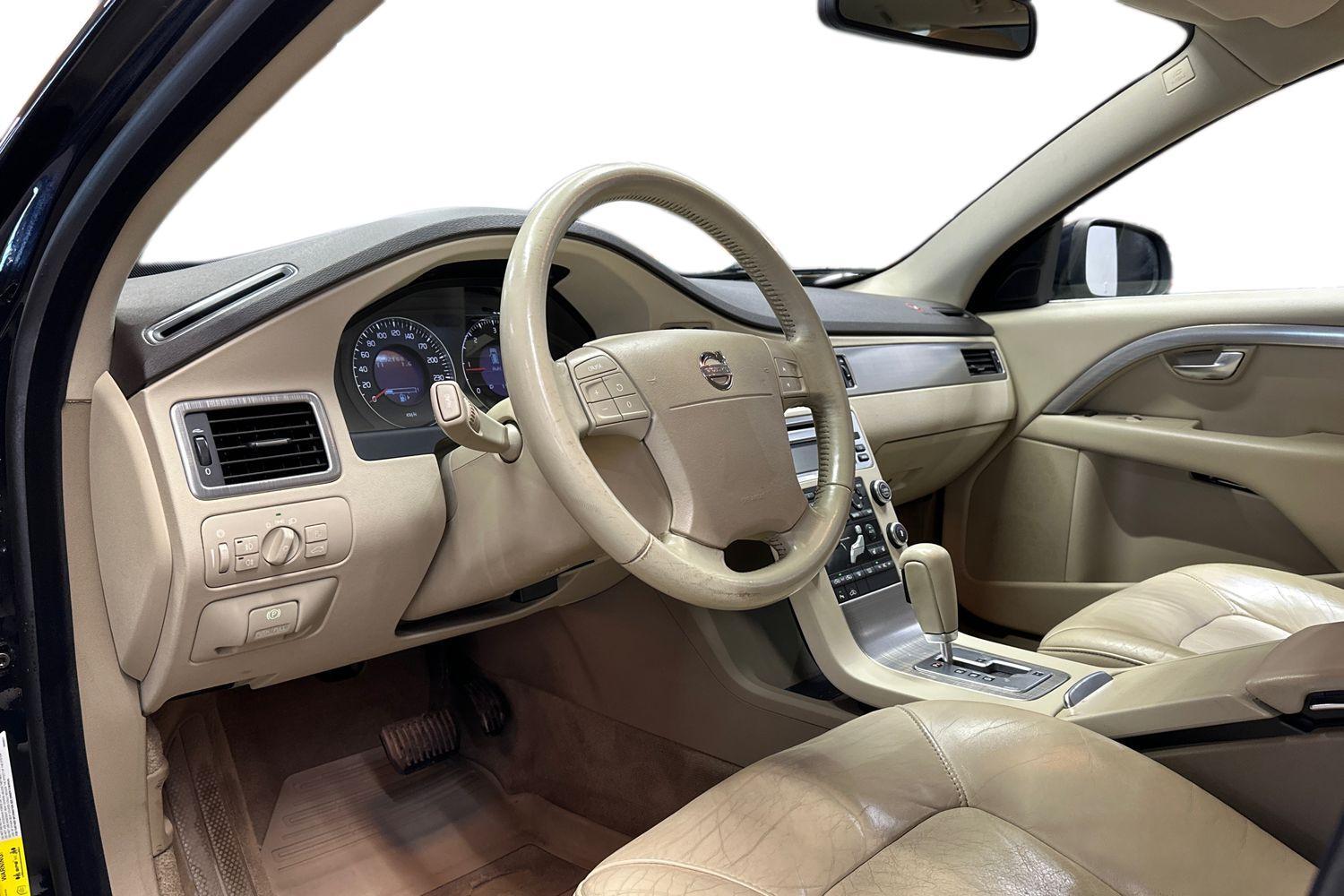 Volvo V70 vaihtoauto