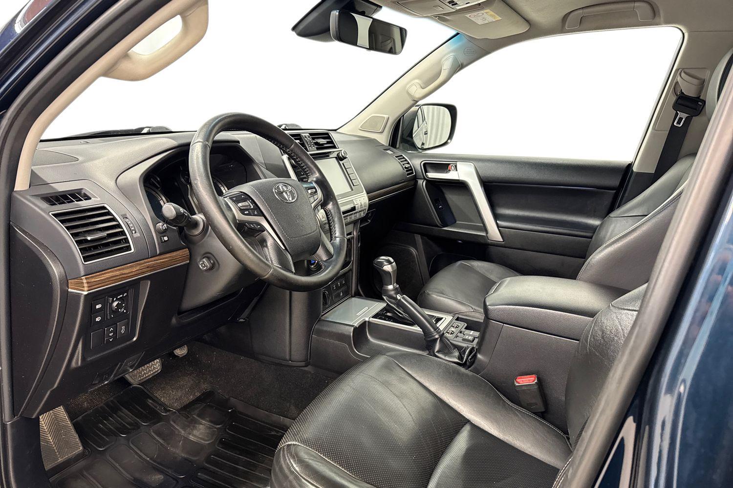Toyota Land Cruiser vaihtoauto