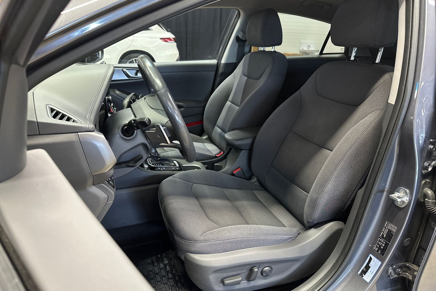 Hyundai IONIQ plug-in vaihtoauto
