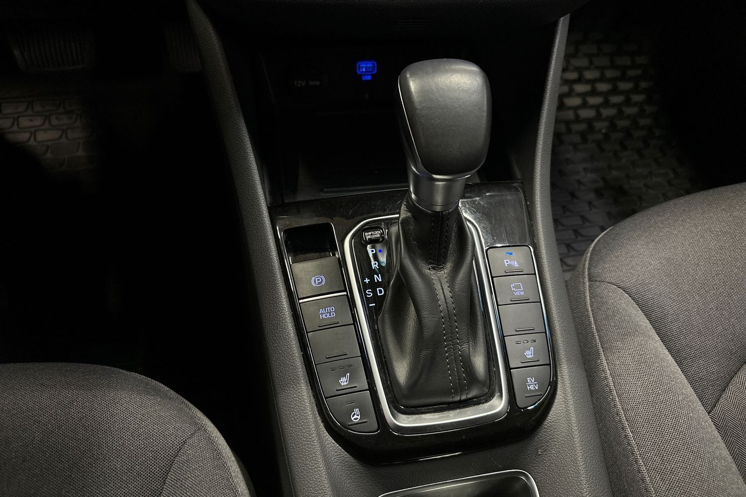 Hyundai IONIQ plug-in vaihtoauto