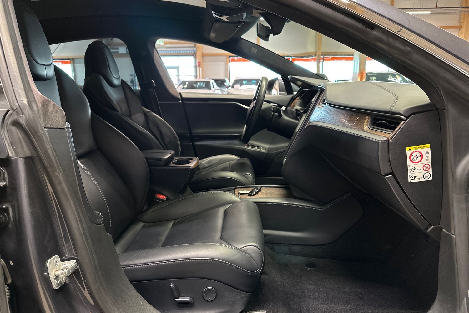 Tesla Model S vaihtoauto