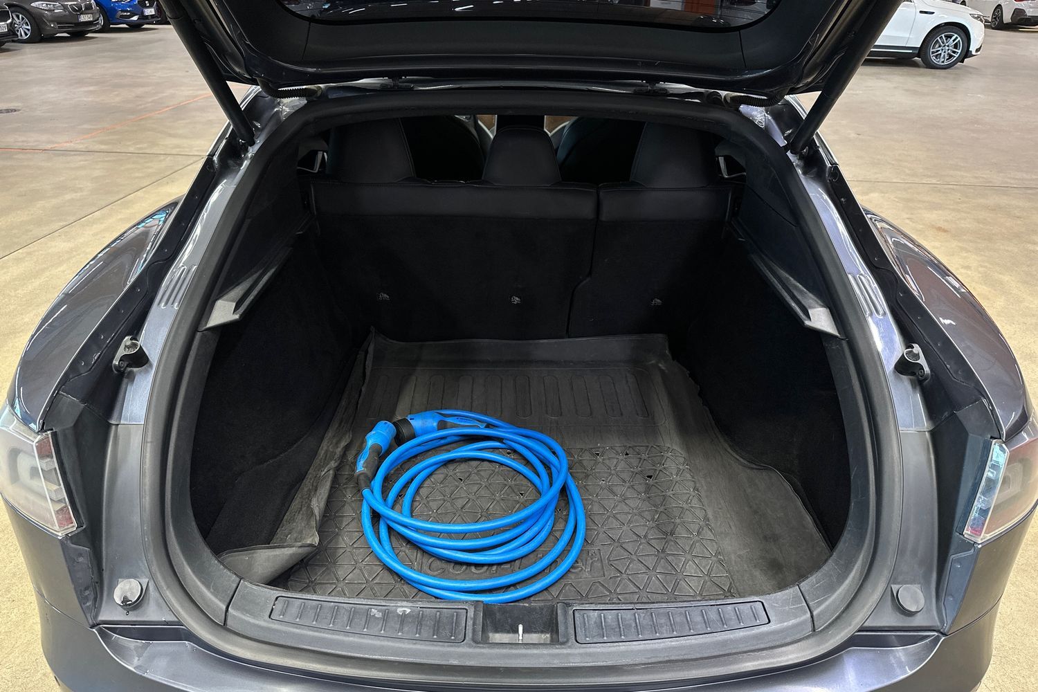 Tesla Model S vaihtoauto