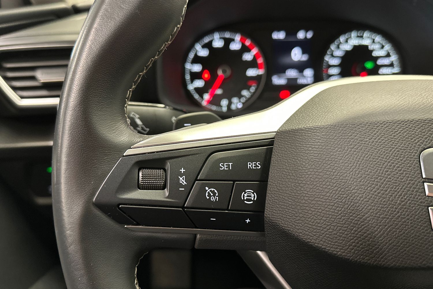 SEAT Leon Sportstourer vaihtoauto