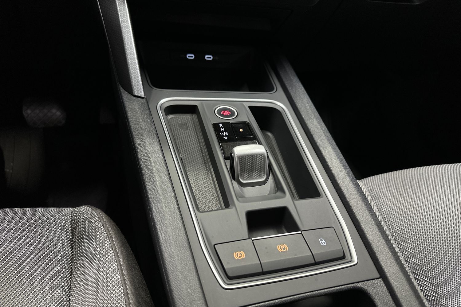 SEAT Leon Sportstourer vaihtoauto