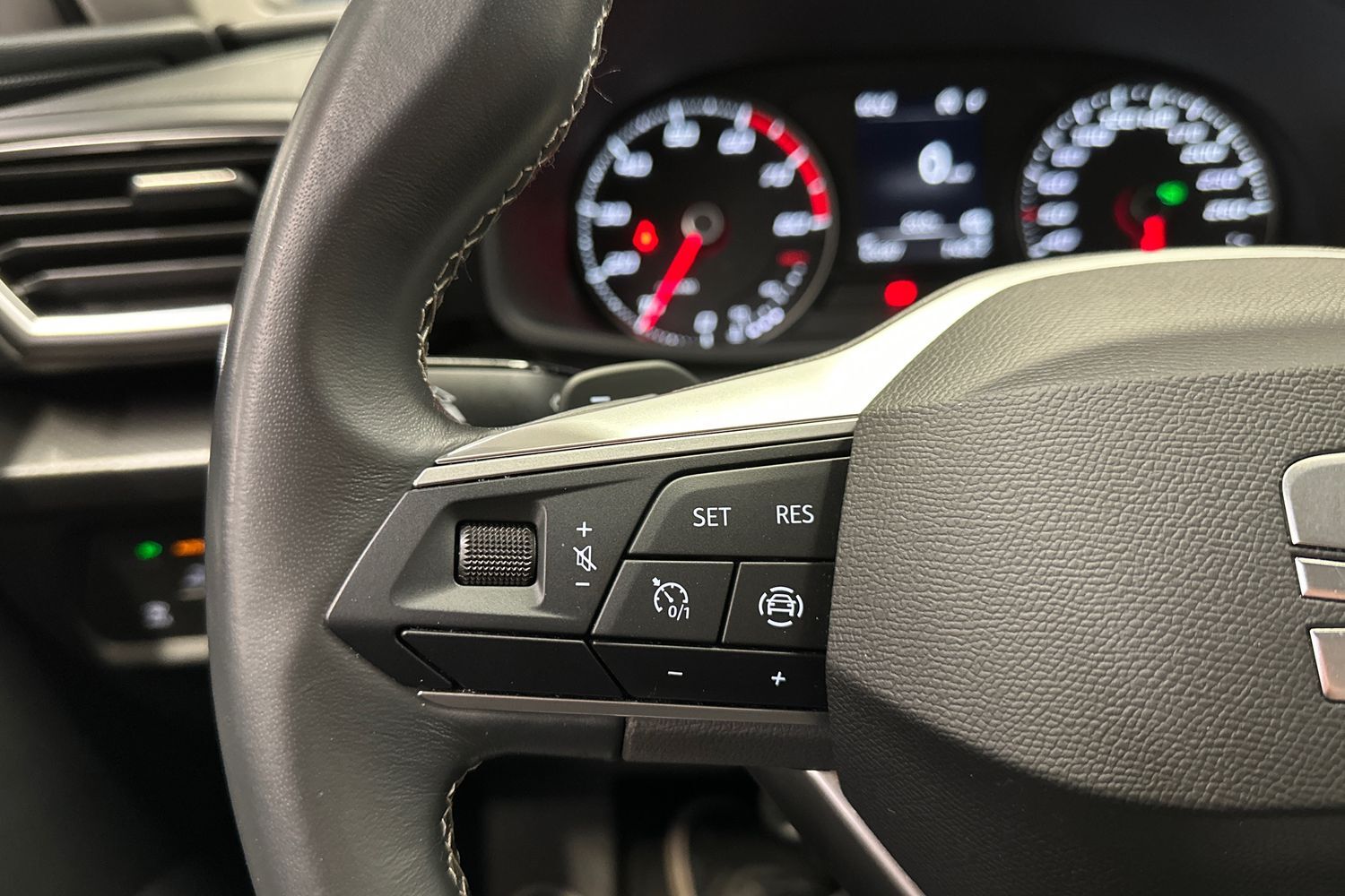 SEAT Leon Sportstourer vaihtoauto