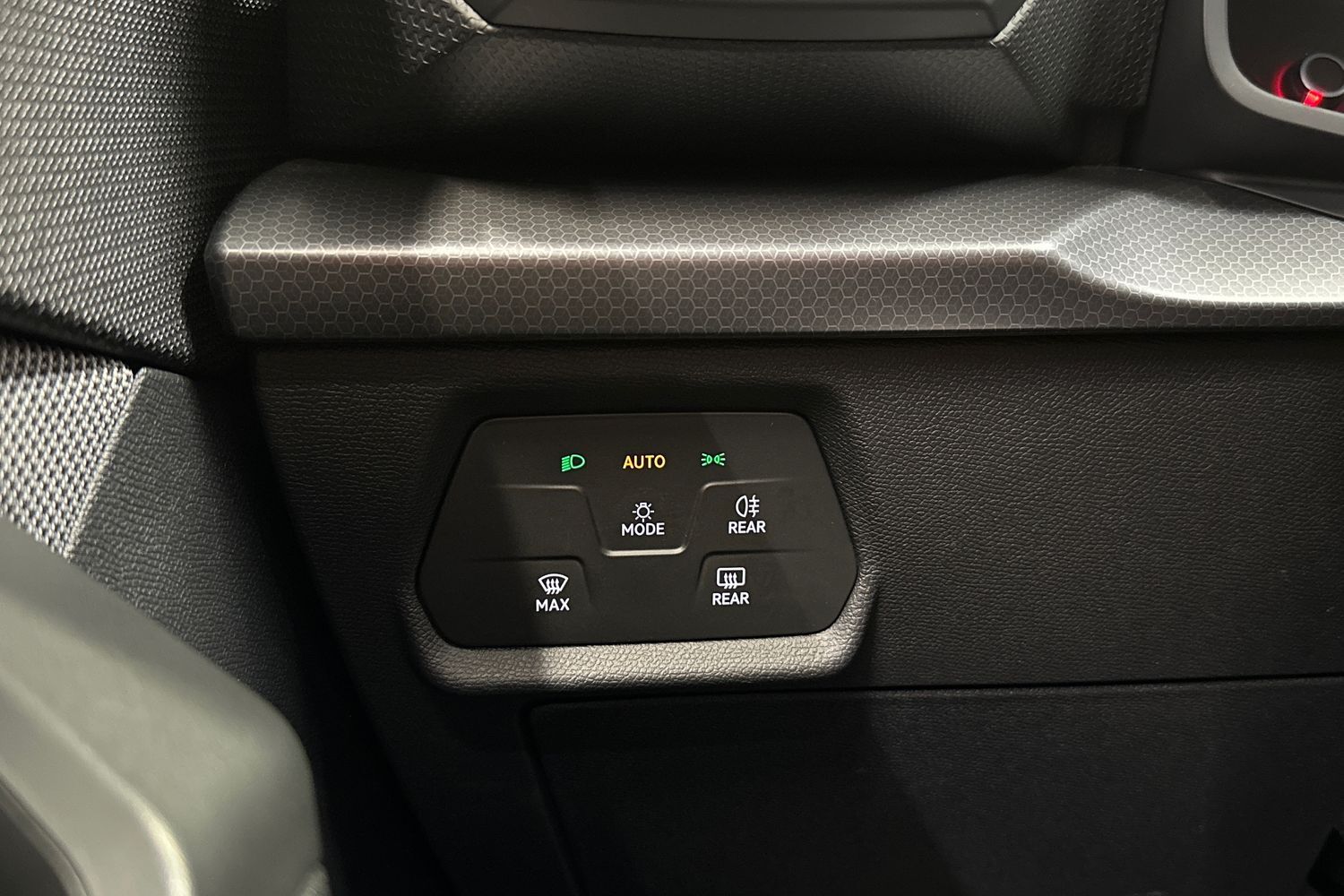SEAT Leon Sportstourer vaihtoauto
