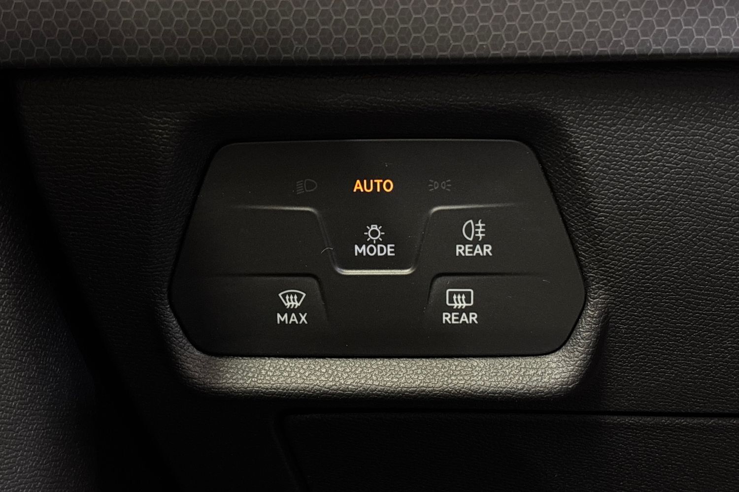 SEAT Leon Sportstourer vaihtoauto