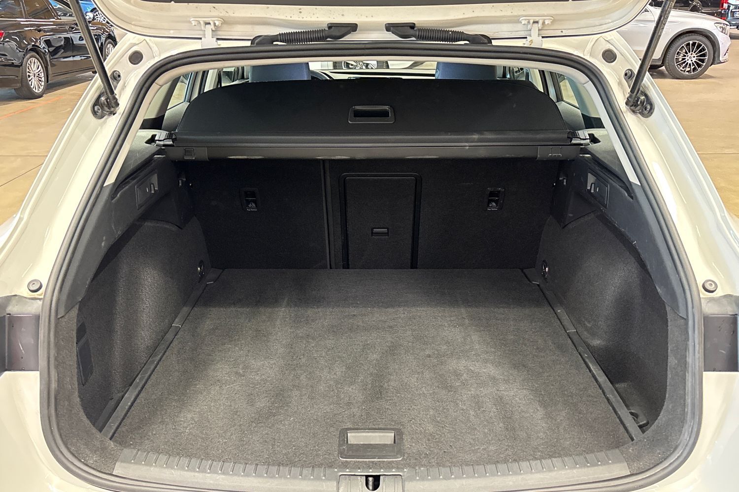SEAT Leon Sportstourer vaihtoauto