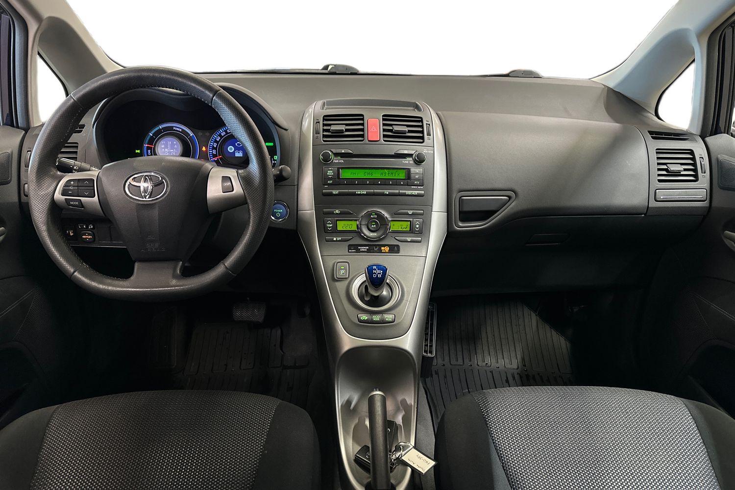 Toyota Auris vaihtoauto
