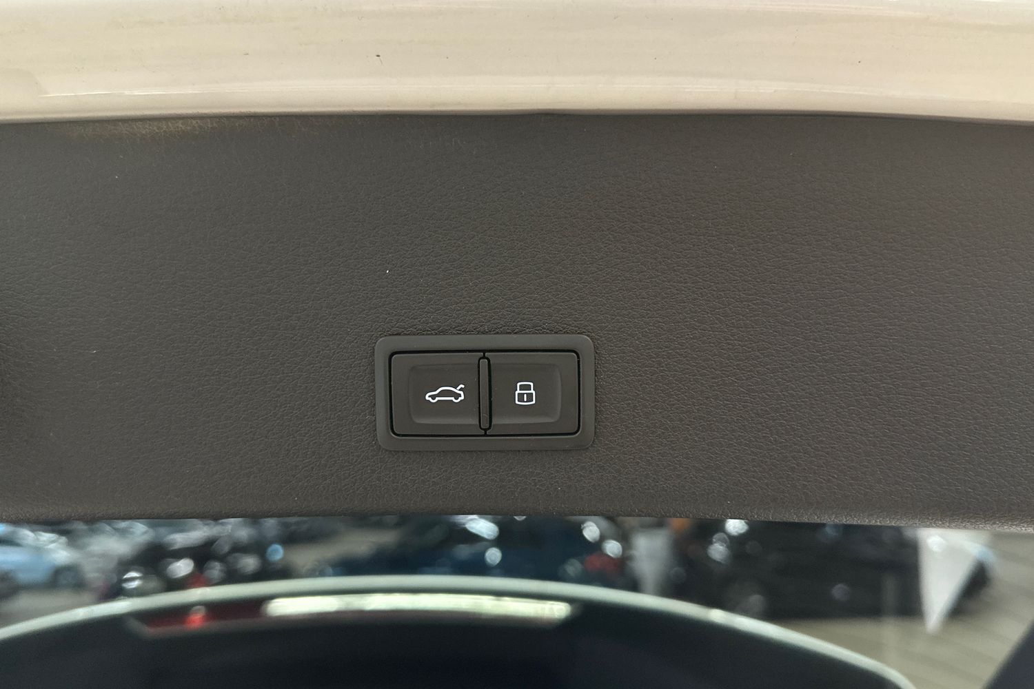 Audi Q8 e-tron vaihtoauto