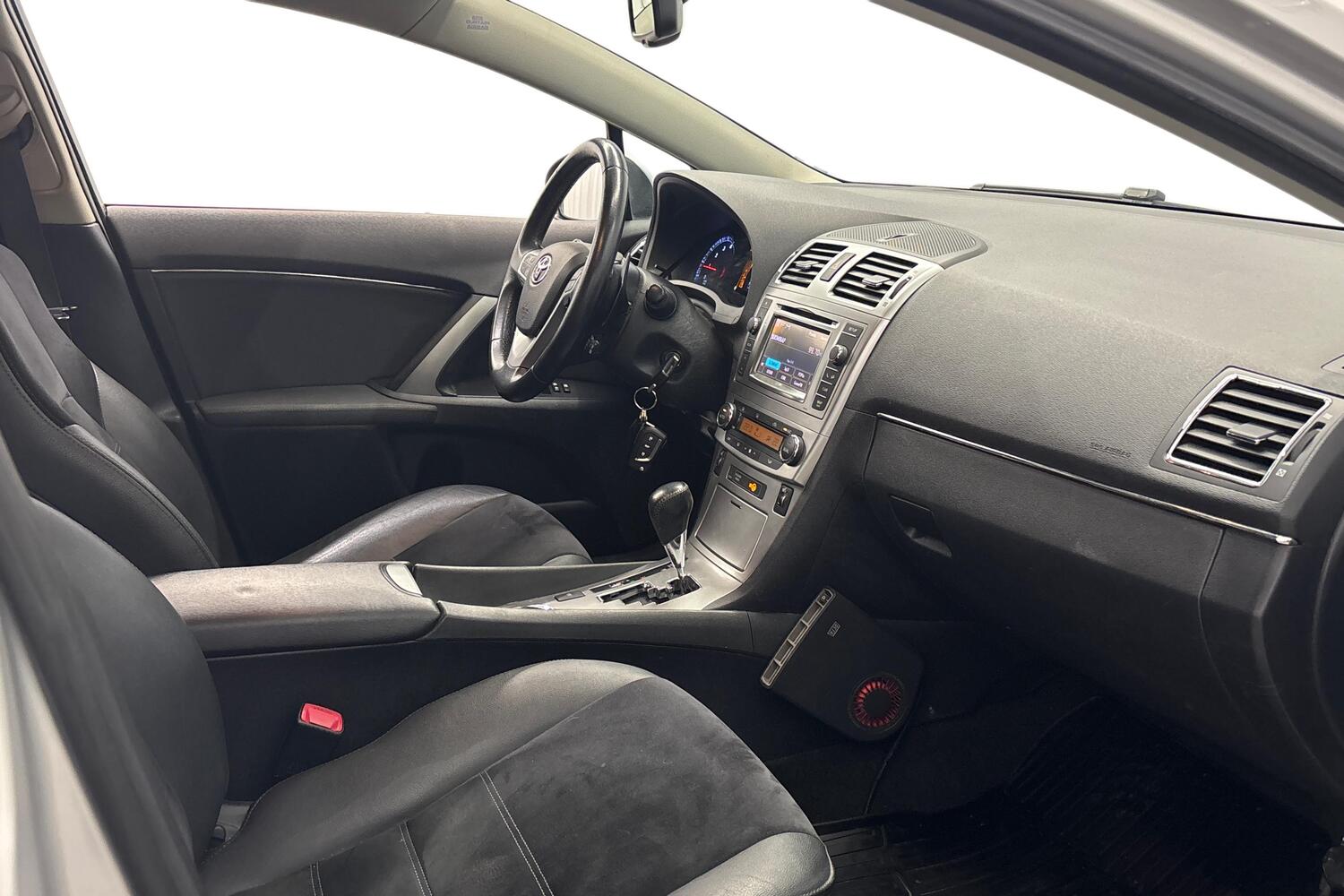 Toyota Avensis vaihtoauto