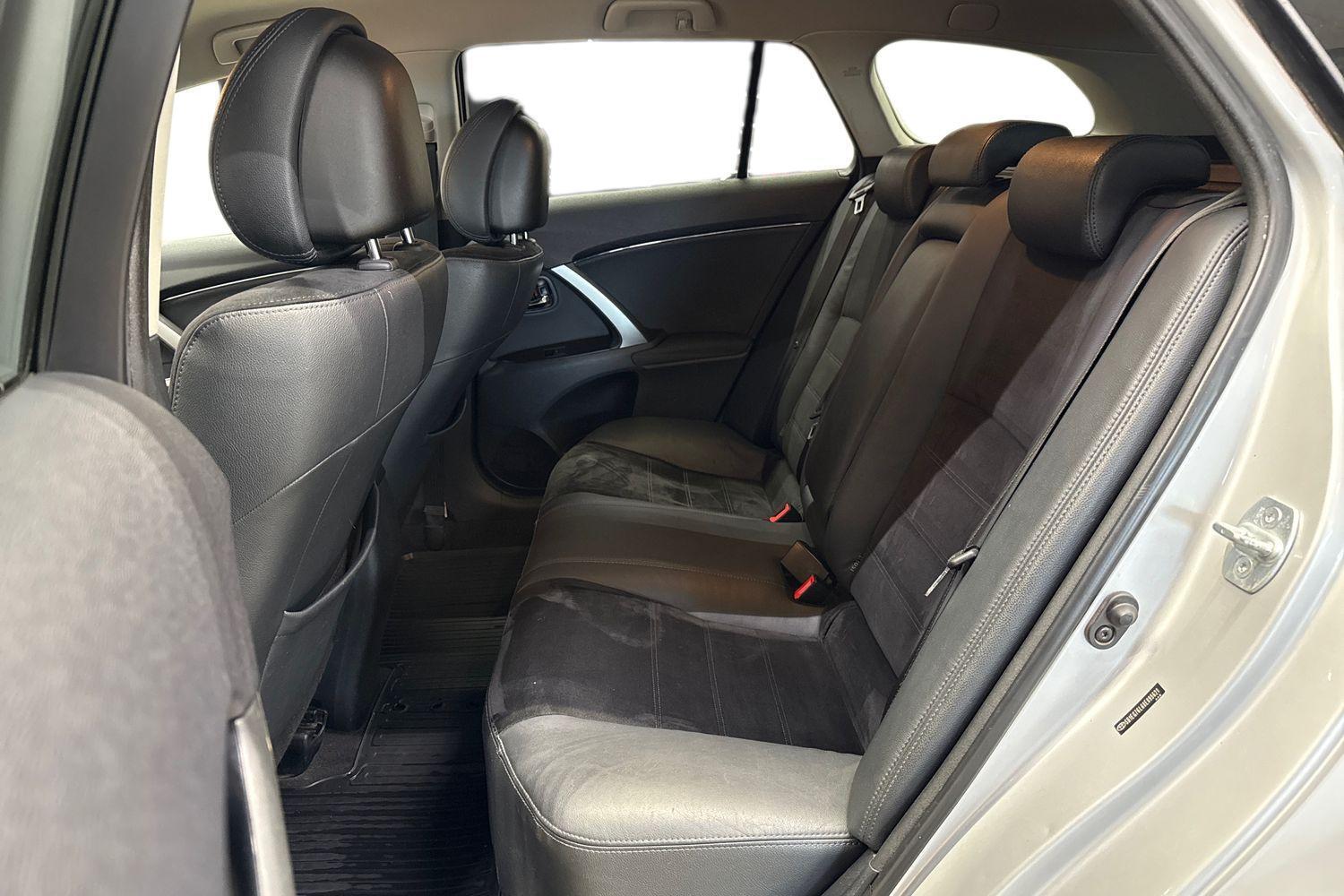 Toyota Avensis vaihtoauto