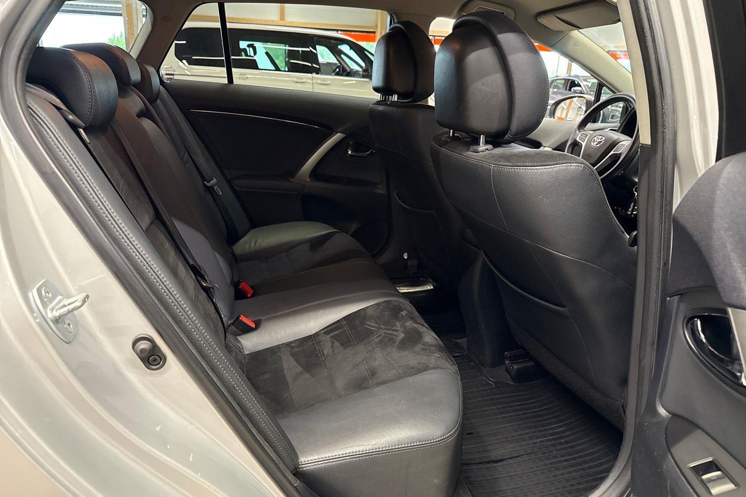Toyota Avensis vaihtoauto