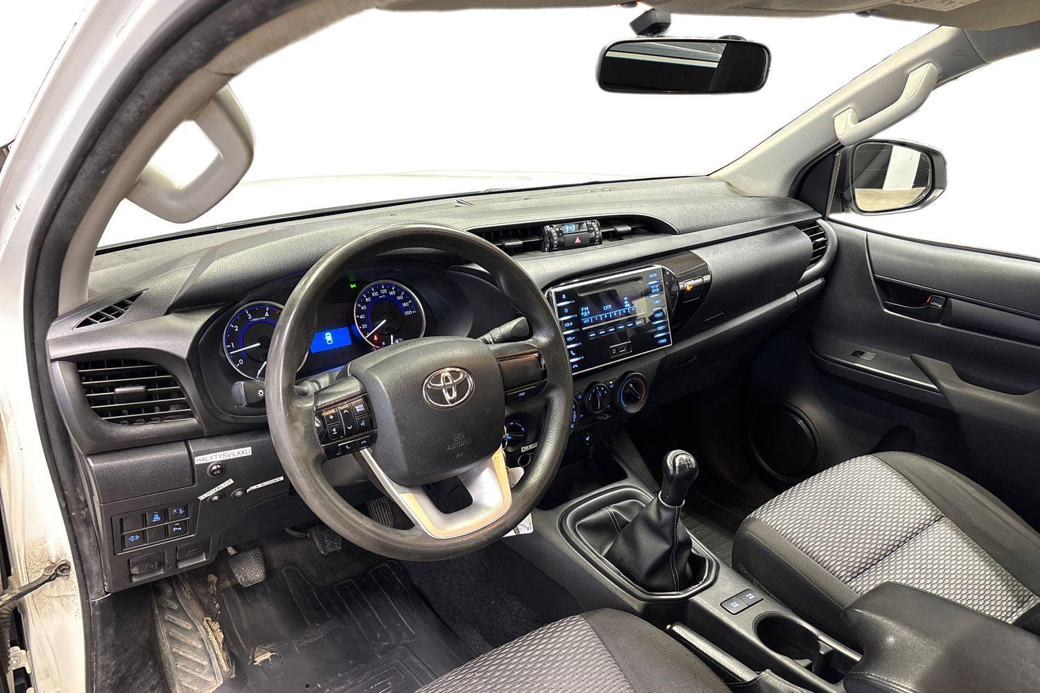 Toyota Hilux vaihtoauto