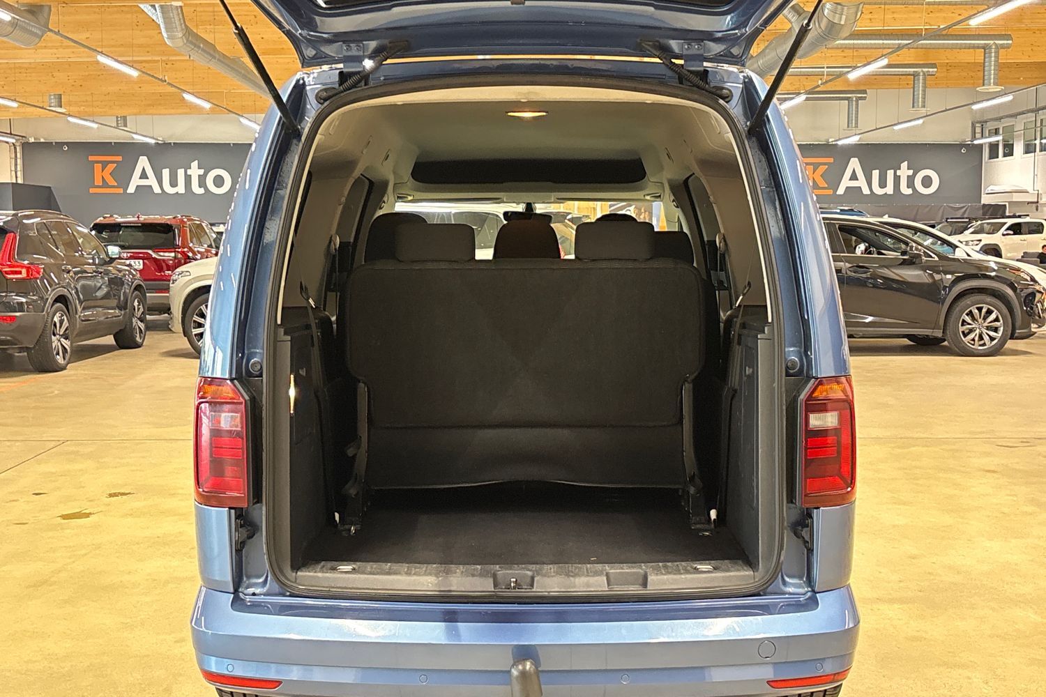 Volkswagen Caddy Maxi vaihtoauto