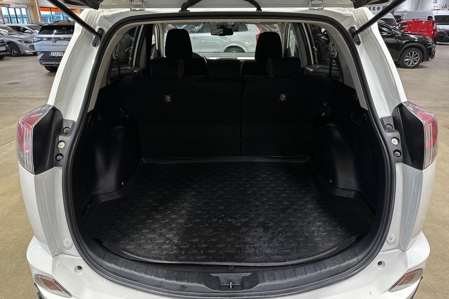 Toyota RAV4 vaihtoauto