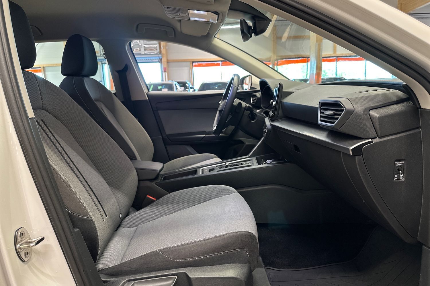 SEAT Leon Sportstourer vaihtoauto