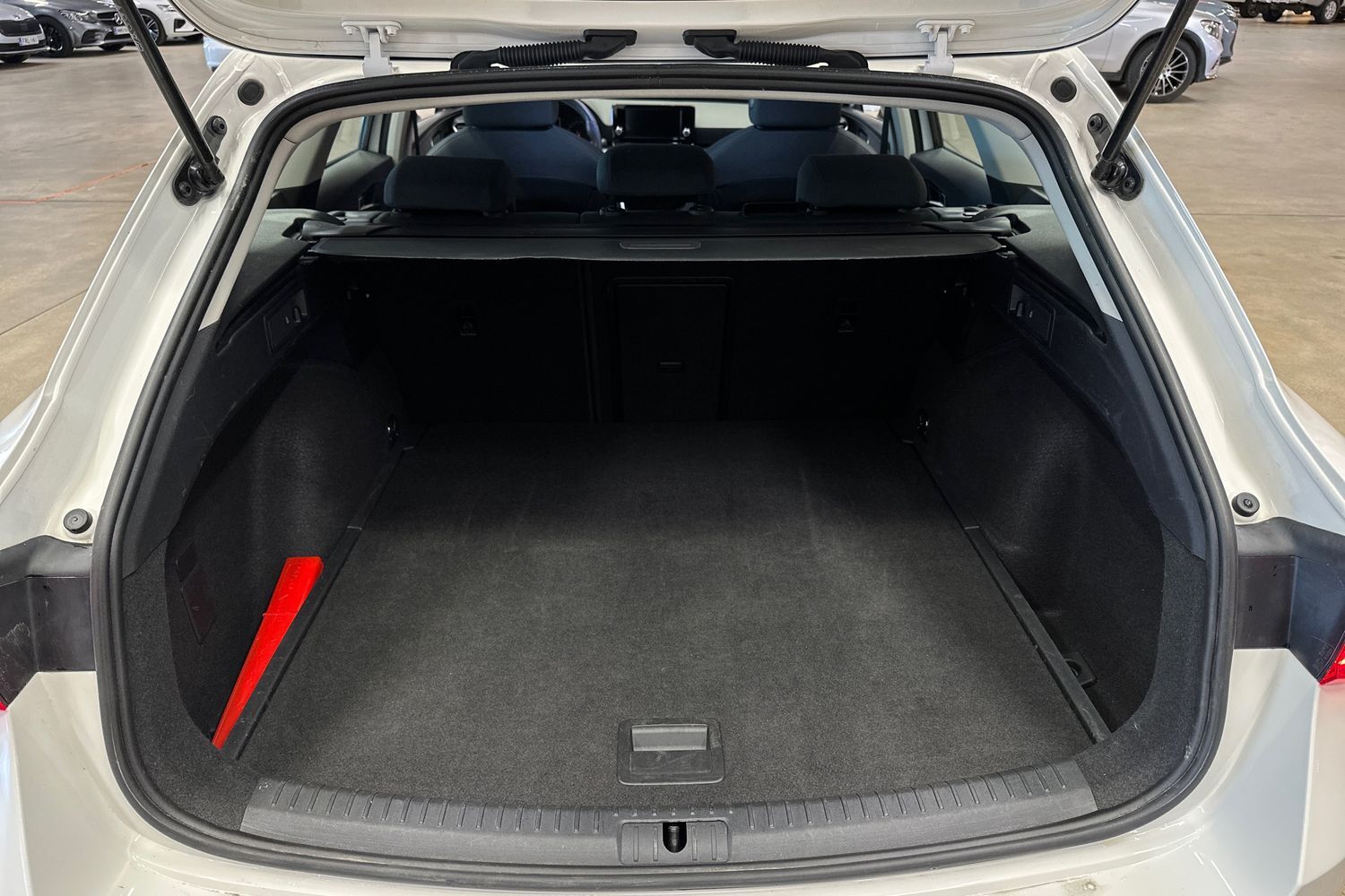 SEAT Leon Sportstourer vaihtoauto