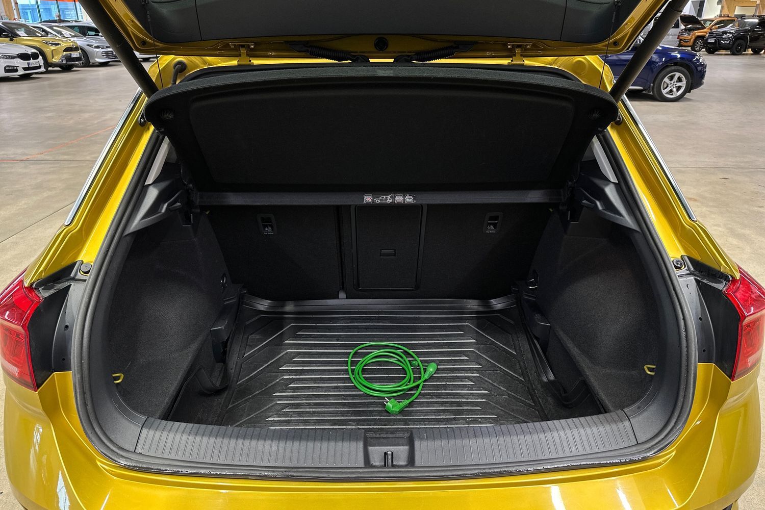 Volkswagen T-Roc vaihtoauto