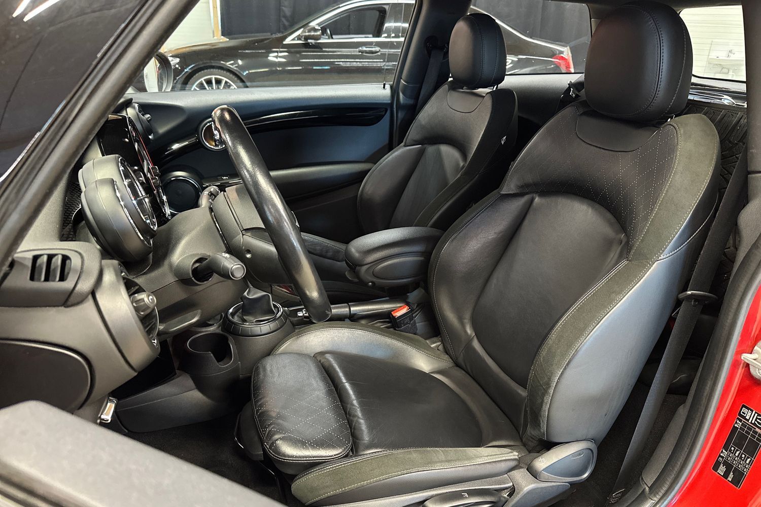 Mini Hatchback vaihtoauto