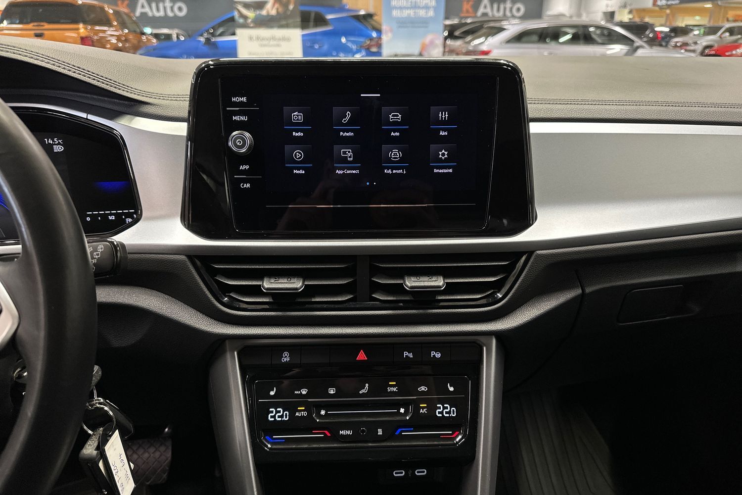 Volkswagen T-Roc vaihtoauto