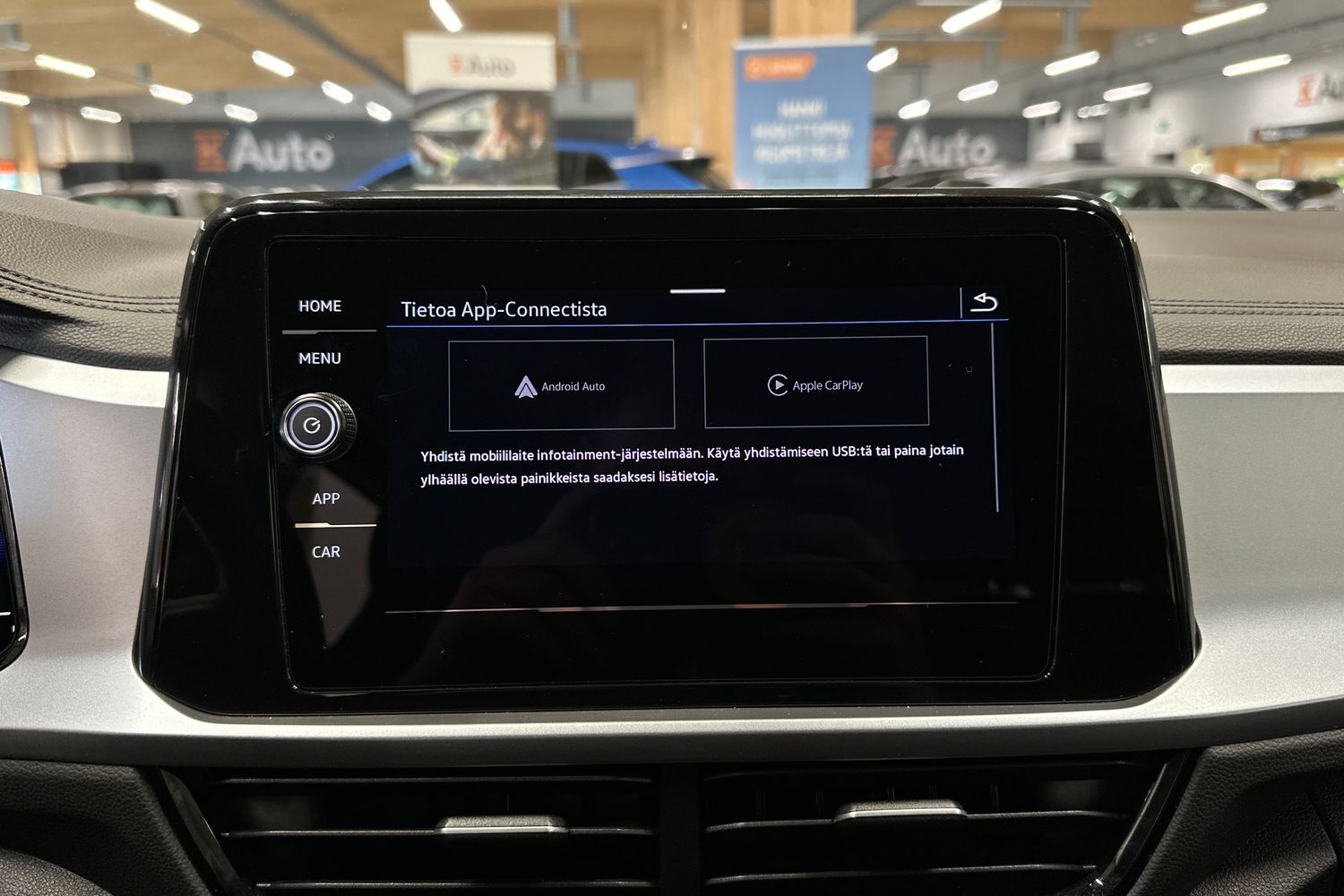 Volkswagen T-Roc vaihtoauto