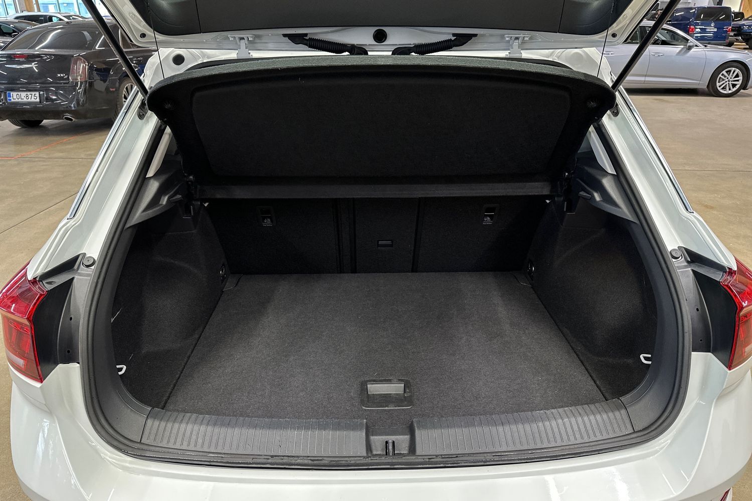 Volkswagen T-Roc vaihtoauto