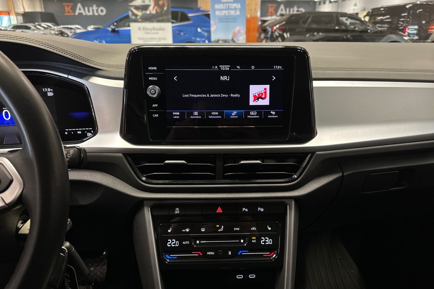 Volkswagen T-Roc vaihtoauto