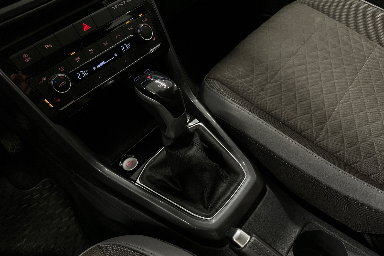 Volkswagen T-Cross vaihtoauto
