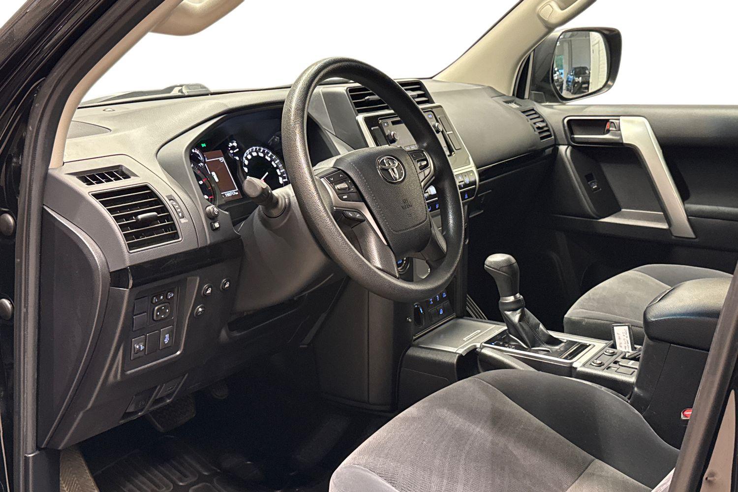 Toyota Land Cruiser vaihtoauto