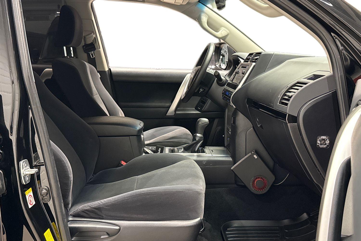 Toyota Land Cruiser vaihtoauto