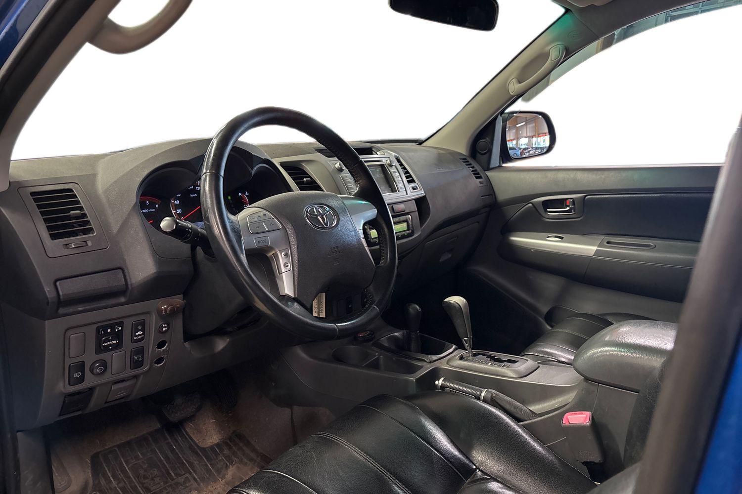 Toyota Hilux vaihtoauto