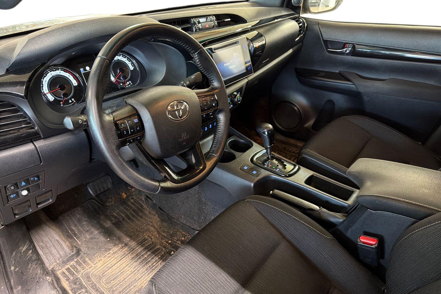 Toyota Hilux vaihtoauto