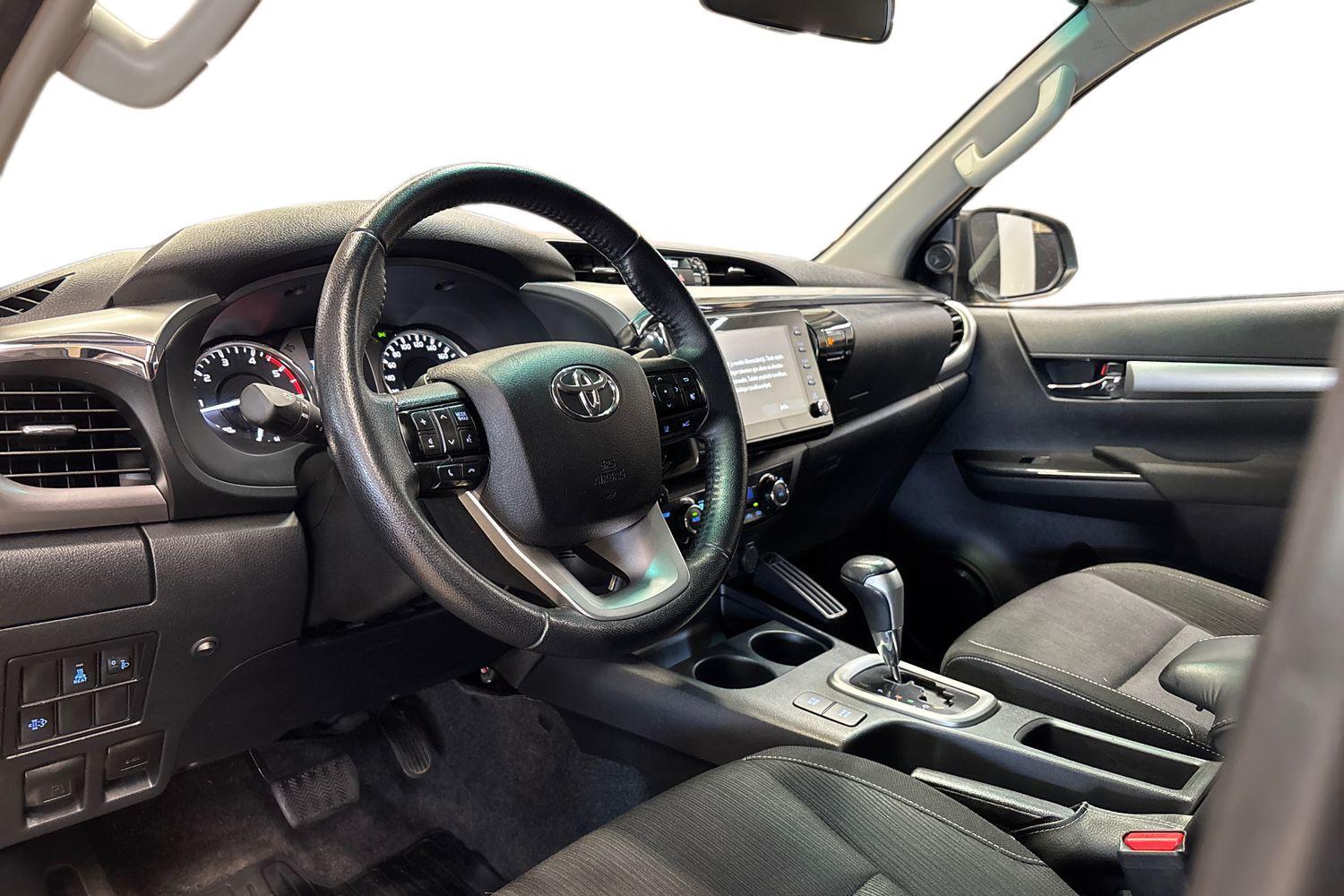 Toyota Hilux vaihtoauto