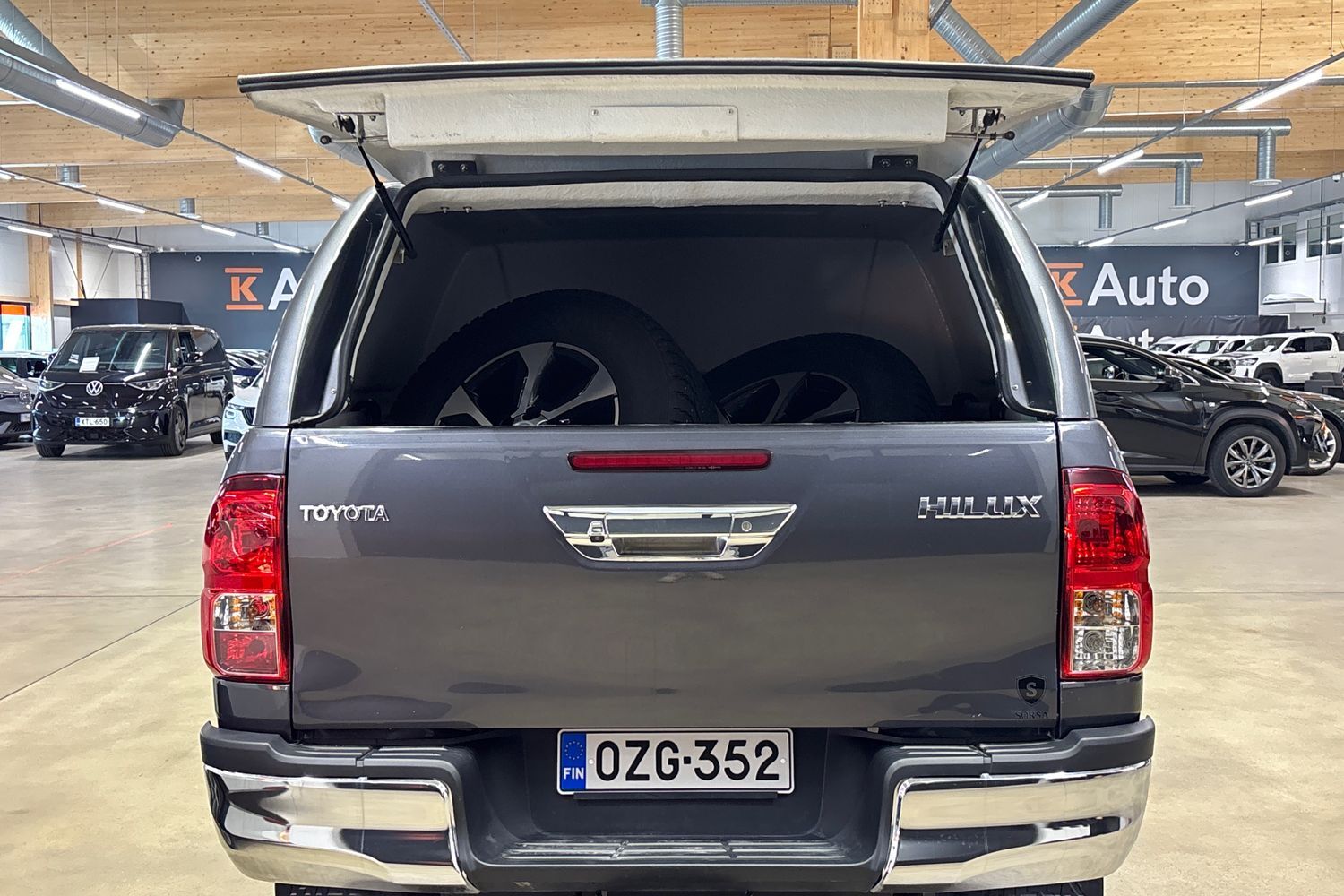 Toyota Hilux vaihtoauto