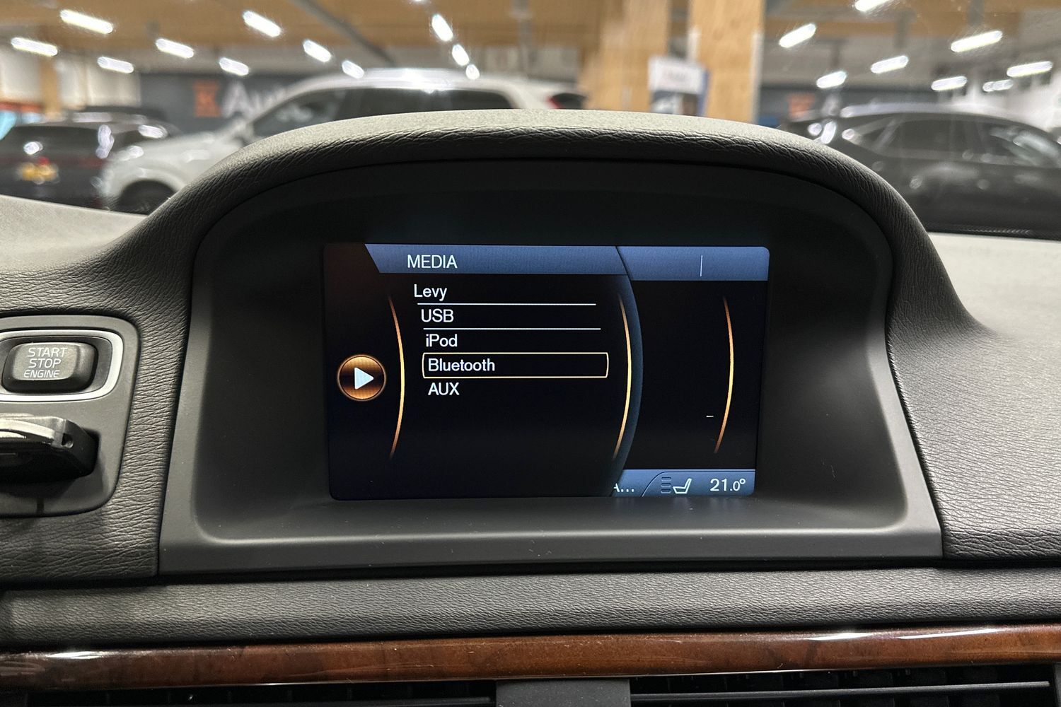 Volvo V70 vaihtoauto