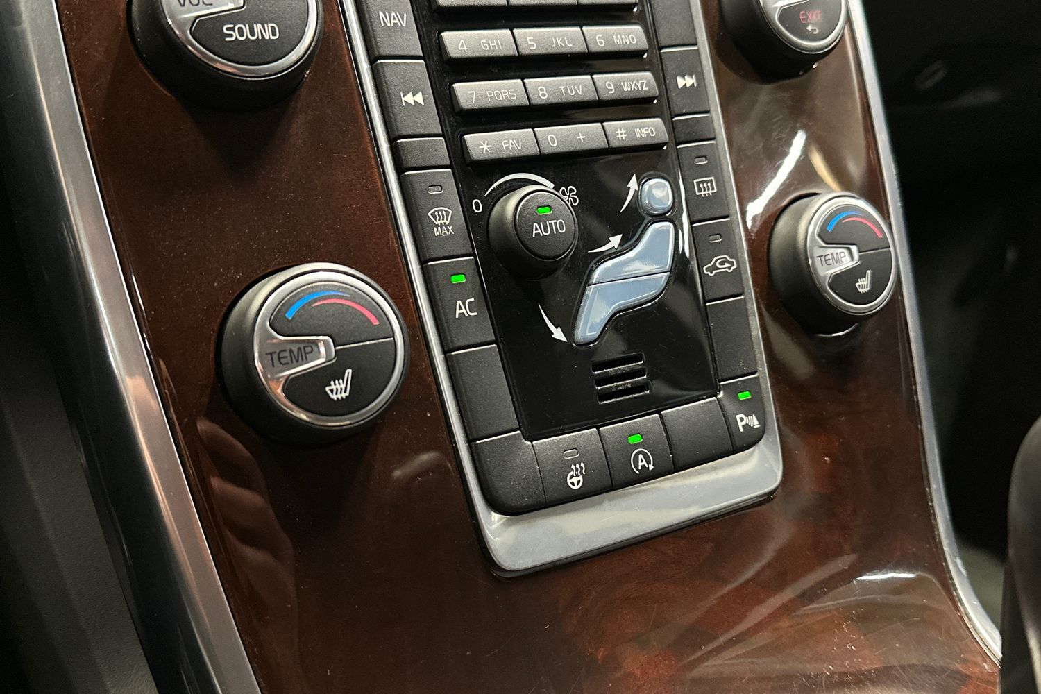 Volvo V70 vaihtoauto