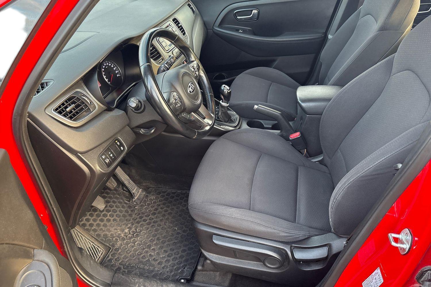 Kia Carens vaihtoauto