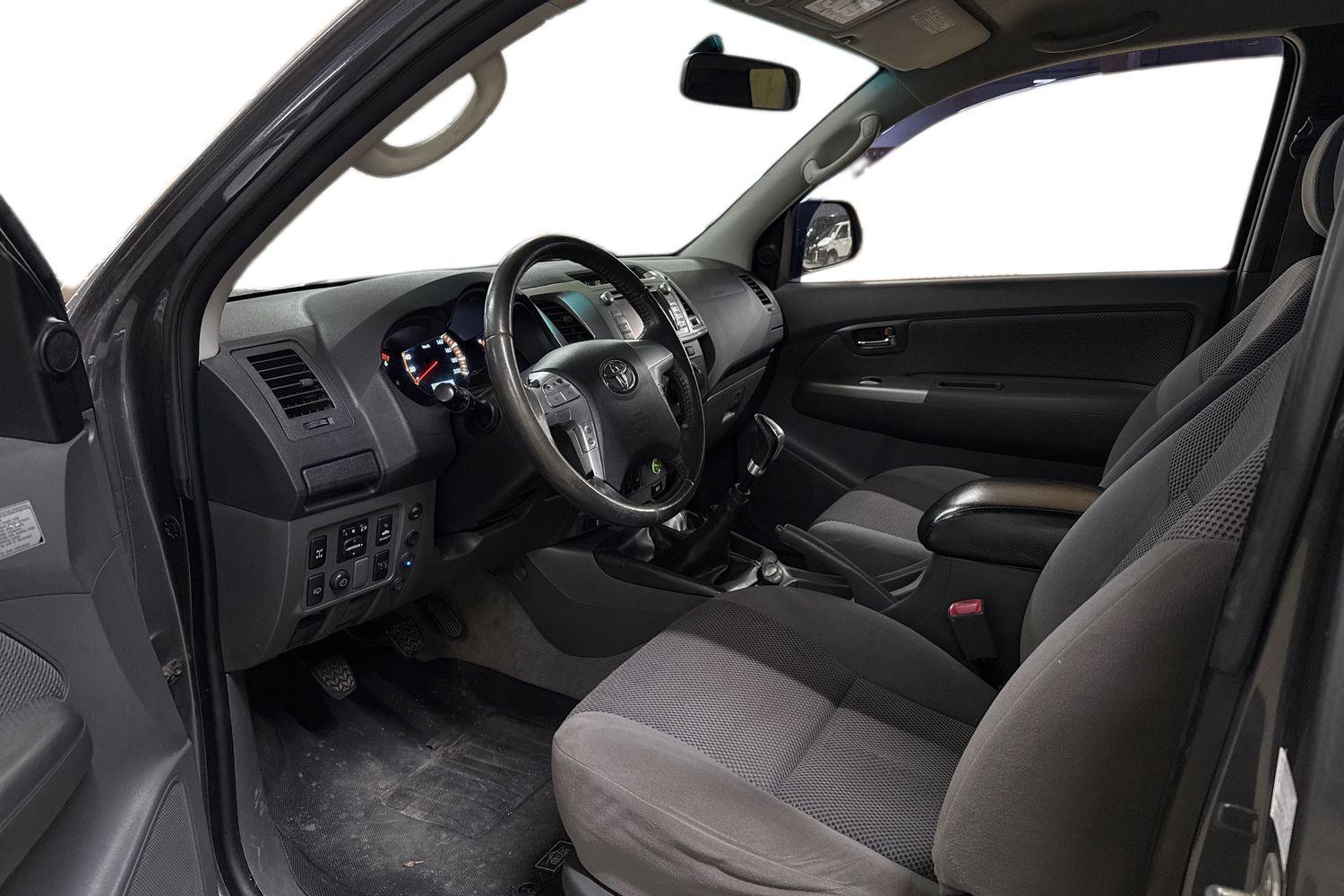 Toyota Hilux vaihtoauto